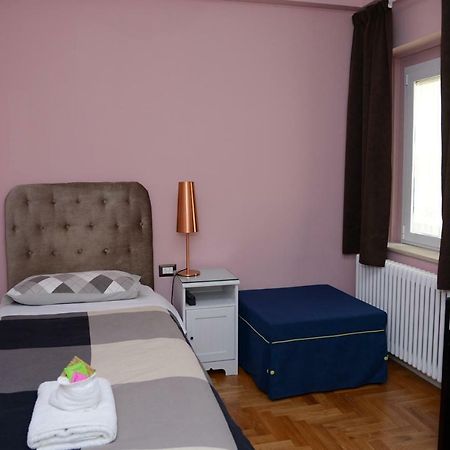 B&B Aurora Domus D'A-Mare ペザロ エクステリア 写真