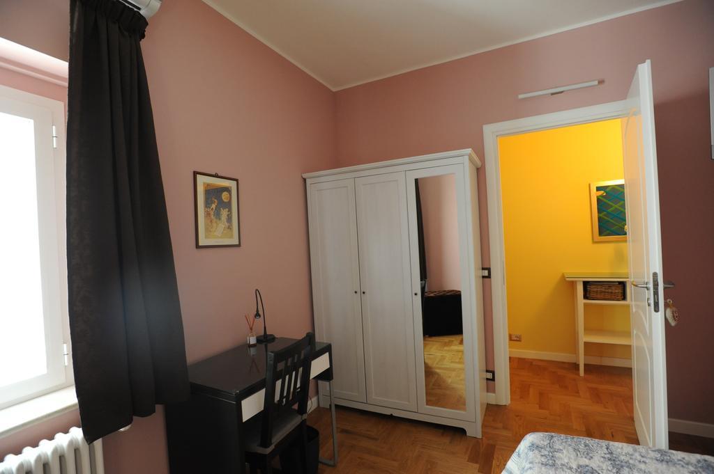 B&B Aurora Domus D'A-Mare ペザロ 部屋 写真