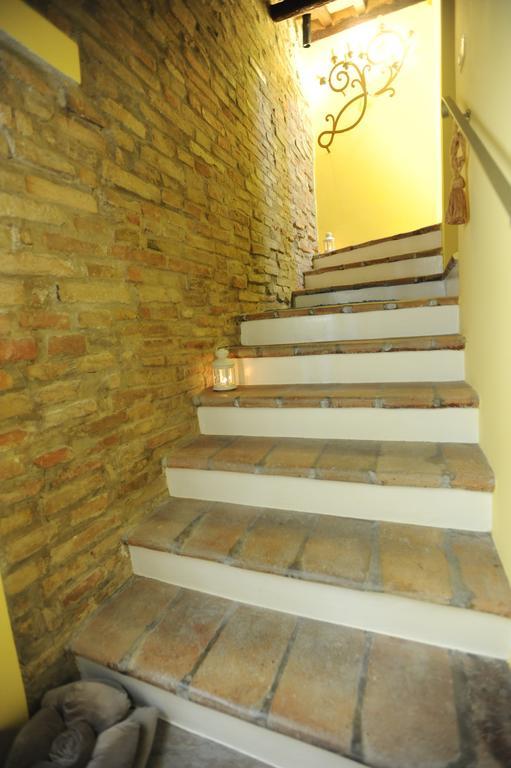 B&B Aurora Domus D'A-Mare ペザロ エクステリア 写真