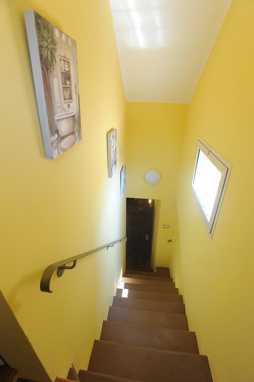 B&B Aurora Domus D'A-Mare ペザロ エクステリア 写真