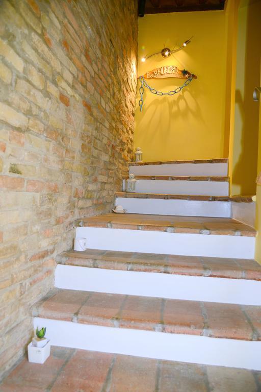 B&B Aurora Domus D'A-Mare ペザロ エクステリア 写真