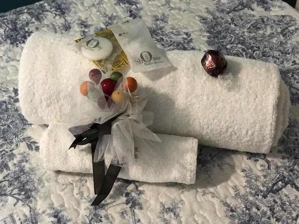 B&B Aurora Domus D'A-Mare ペザロ エクステリア 写真