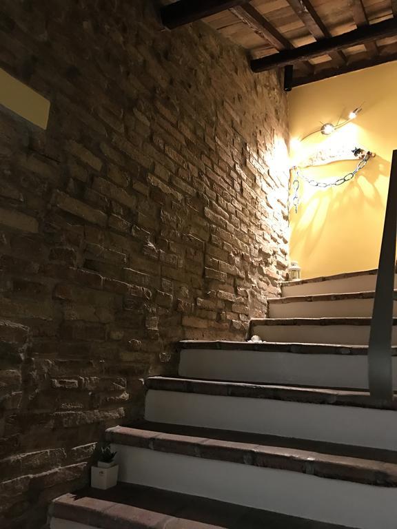B&B Aurora Domus D'A-Mare ペザロ エクステリア 写真