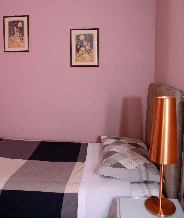 B&B Aurora Domus D'A-Mare ペザロ エクステリア 写真